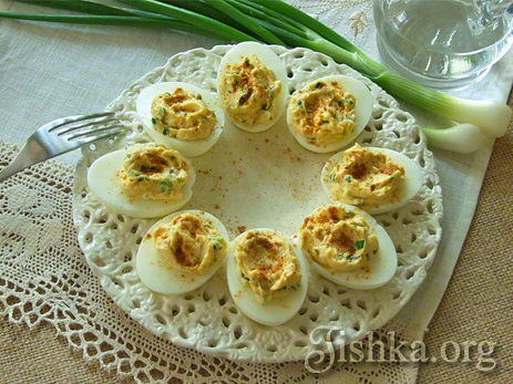 Фаршированные яйца (deviled eggs)