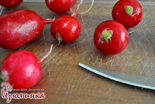 Салат с редиской и молодым картофелем - свежая весенняя идея