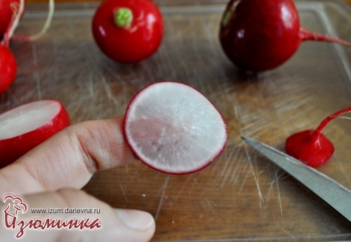 Салат с редиской и молодым картофелем - свежая весенняя идея