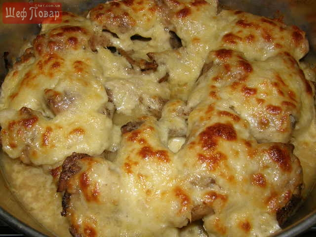 Крылышки, запеченные с сыром, хреном и вином