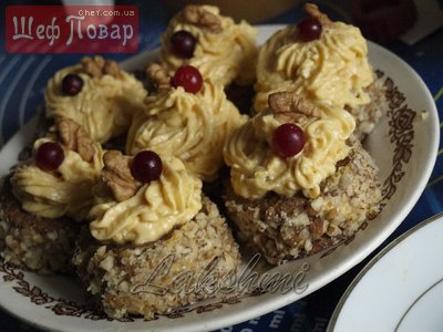 Овсяно-ореховое пирожное с цельнозерновой мукой и тыквенно-творожным кремом