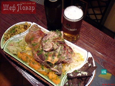 Пиво и Рулька (русское), Карка (литовское), Schweinshaxe (немецкое).